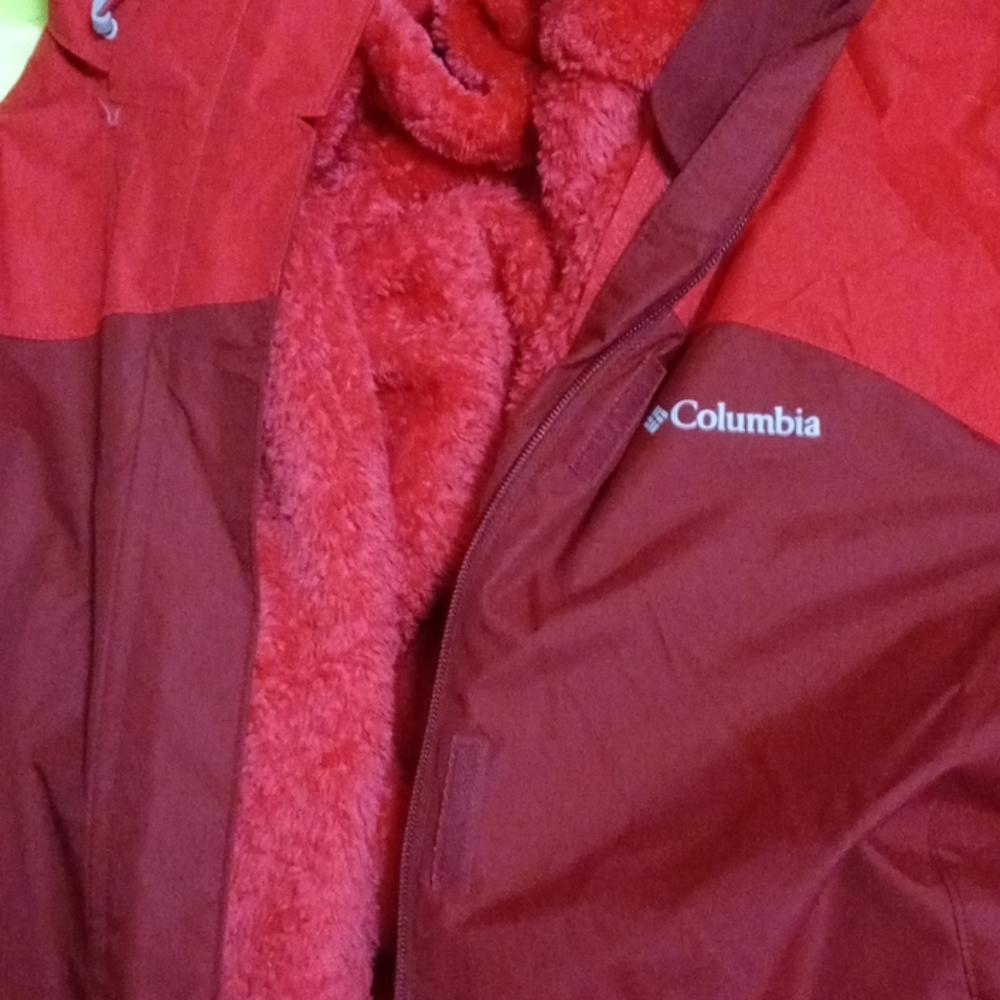 A jacket - Picture 3 of 4
